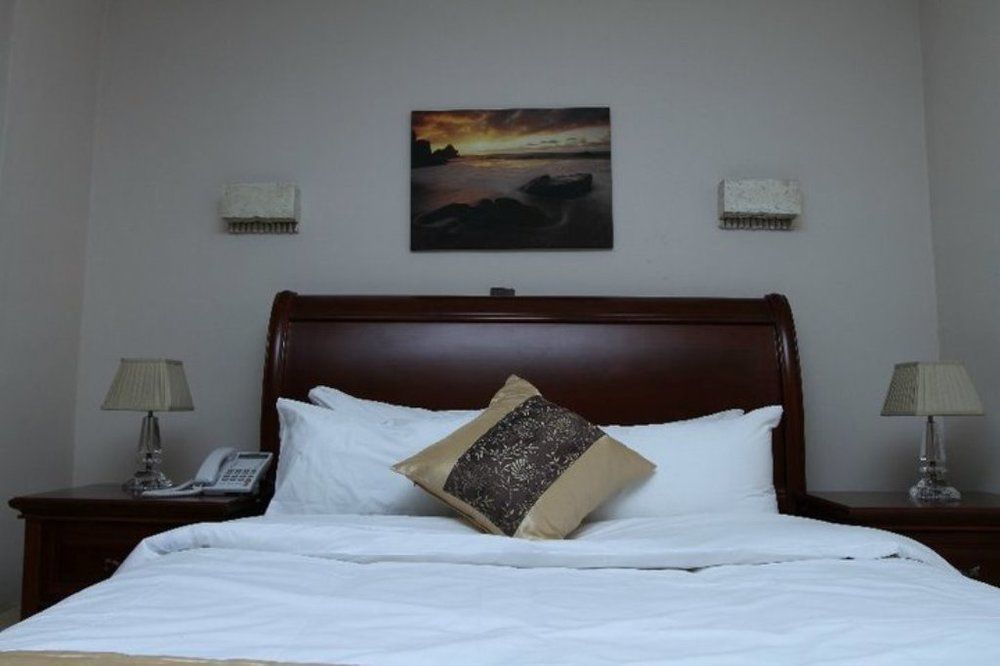Fryburg Suites Aliayabiagba Esterno foto
